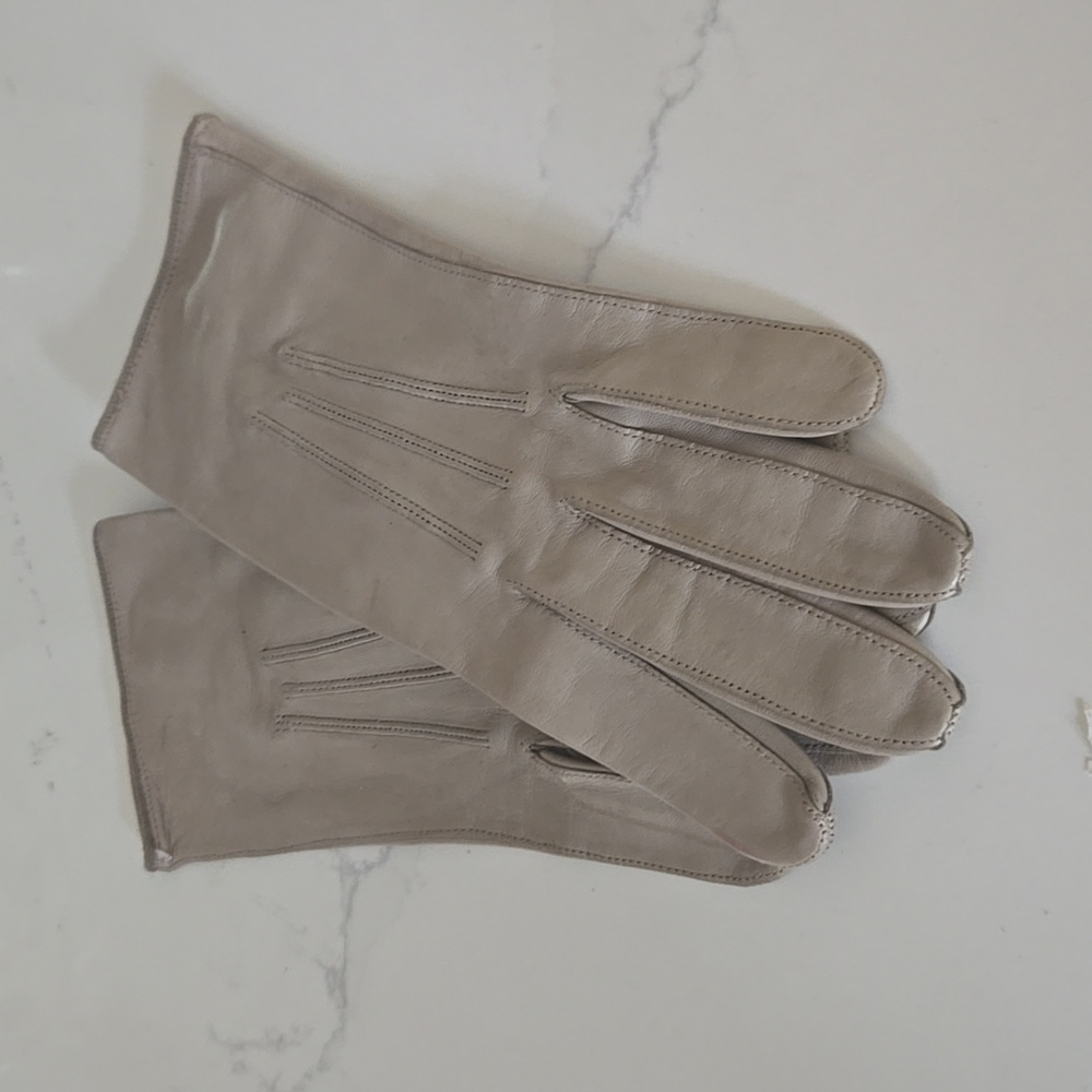 Driving gloves